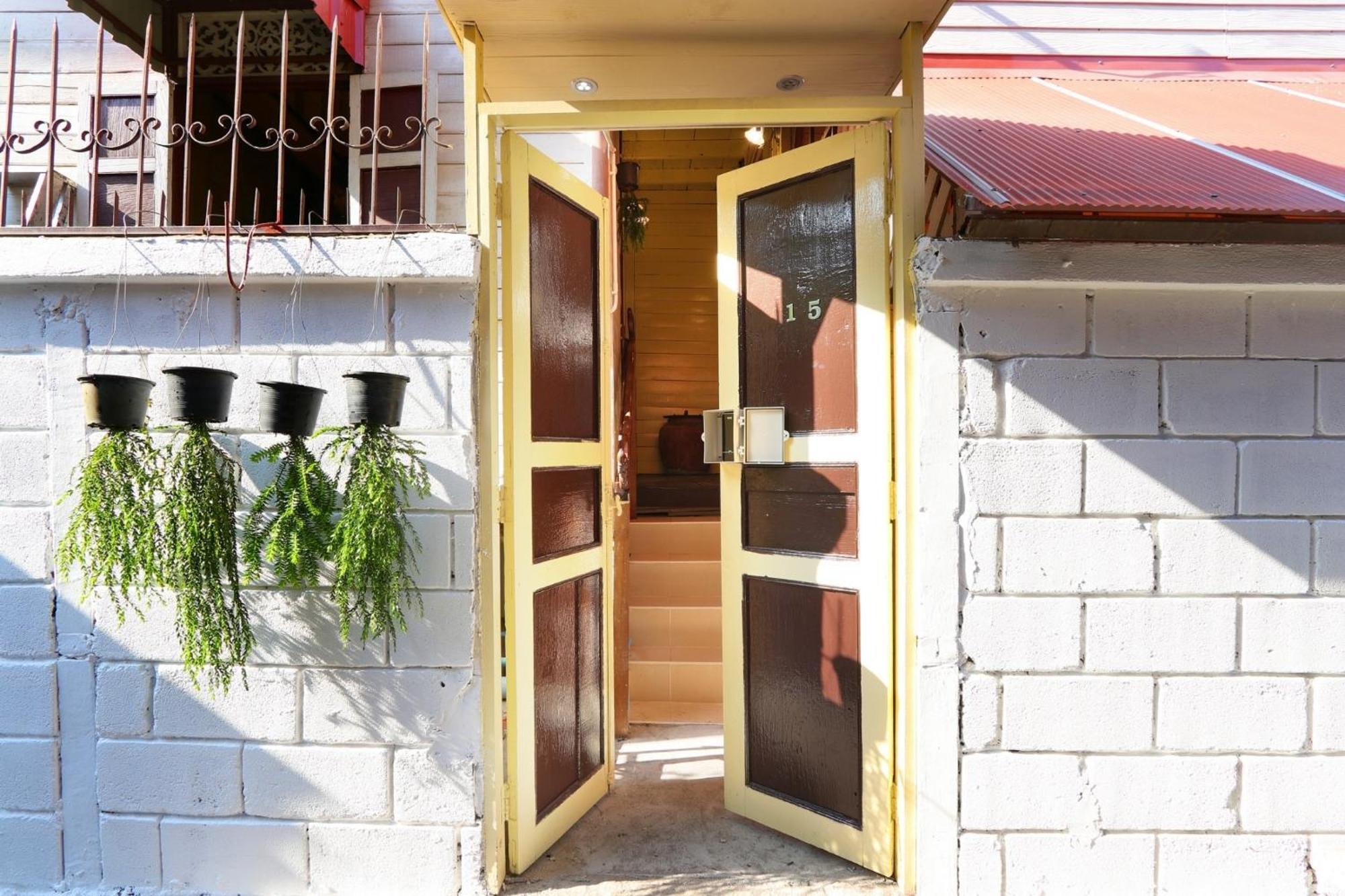 Baankhon Private Room In Thai House Check In By Yourself Code Inbox Adult Only 曼谷 外观 照片